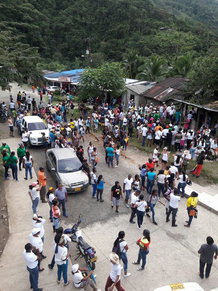 Manifestantes 4 marcha paro cívico.jpg