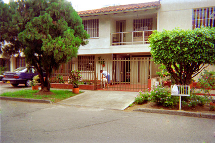 027-00.jpg