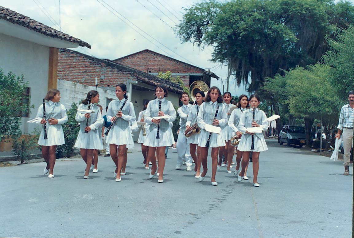 BUGALAGRANDE 05.jpg