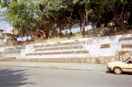 329-00.jpg